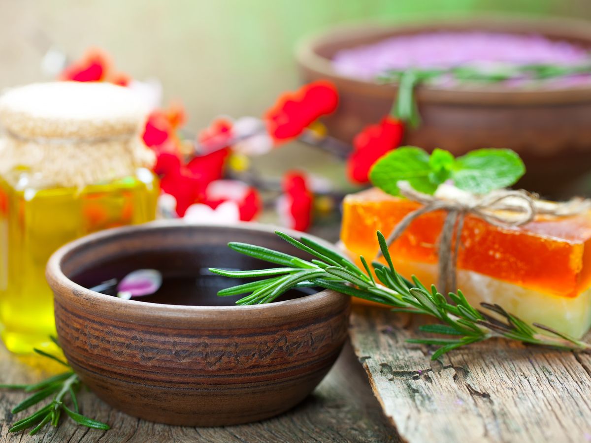 Najlepsze naturalne receptury mydeł dopasowane do różnych typów skóry