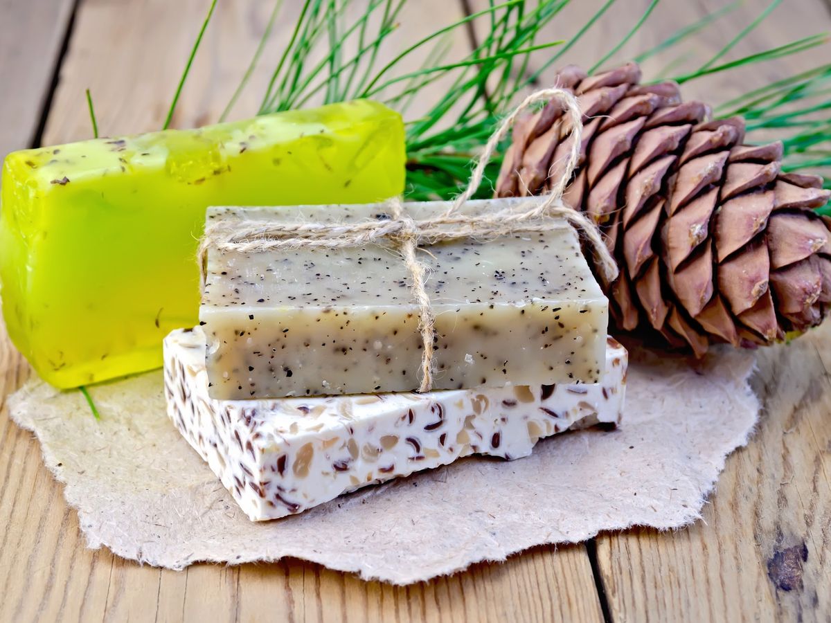 Dlaczego naturalne mydła tłoczone na zimno zdobywają popularność w polskich manufakturach