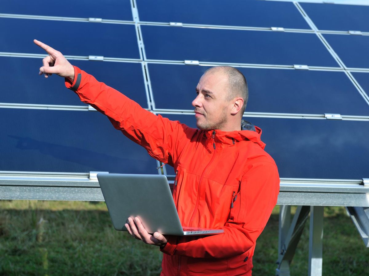 Jak nowoczesne technologie fotowoltaiczne wspierają produkcję ekologicznych kosmetyków naturalnych